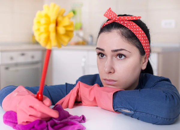 Aburrido señora de limpieza — Foto de Stock