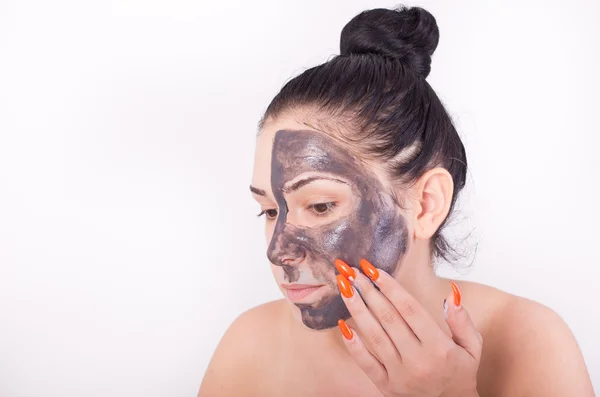 Femme avec masque facial — Photo