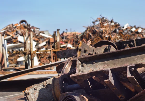 Metal scrap in junkyard — Stock Photo, Image