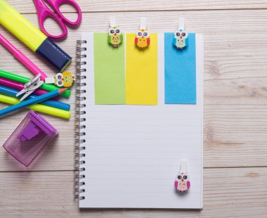 Defter ile okul malzemeleri