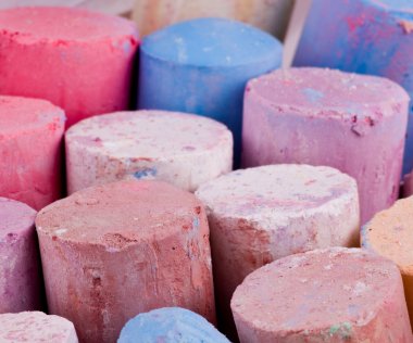 Tebeşir boya kalemi