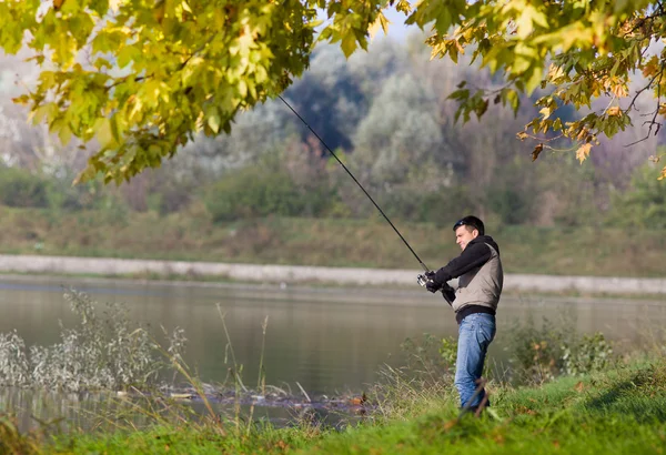 Man fishing — Stock Photo, Image