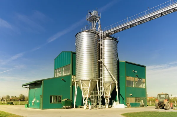 Silos de grãos — Fotografia de Stock