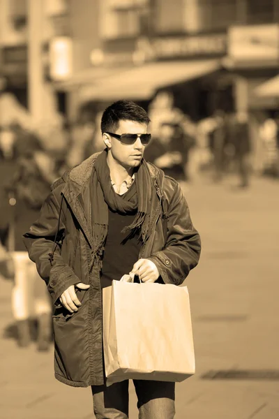 ショッピングの男 — ストック写真