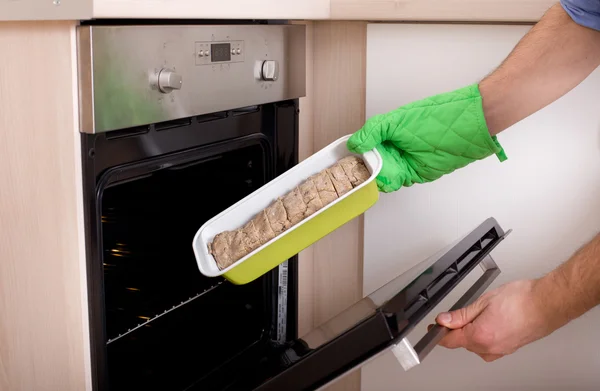 Baking homemade bread — Stock Photo, Image