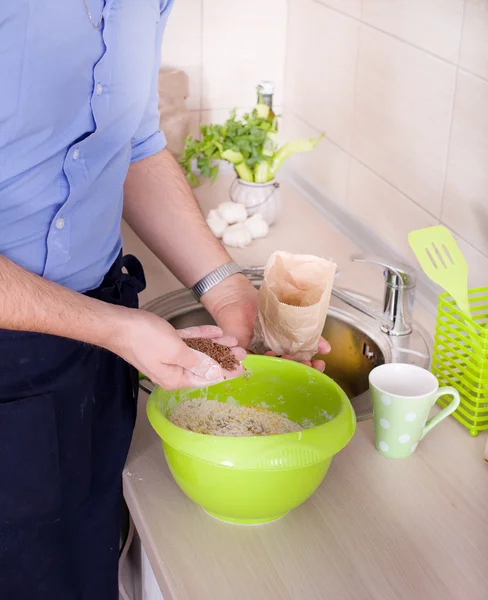 Ingredientes de mistura para pão — Fotografia de Stock