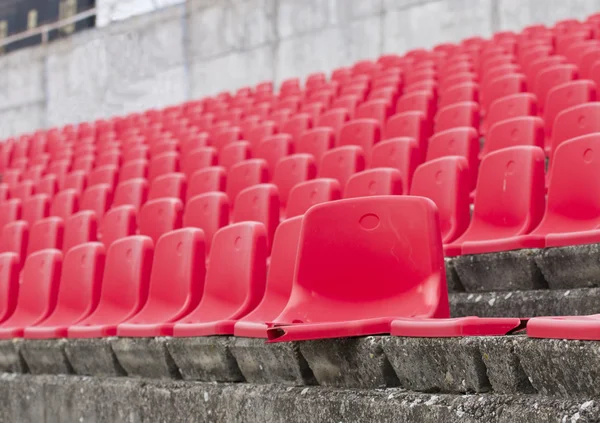 Trasiga platser på stadium — Stockfoto