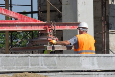 İnşaat alanında çalışan