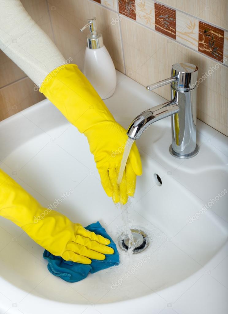 Bathroom Sink Cleaner Spray