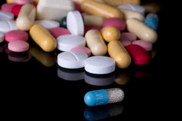 Pills on pile — Stock Photo, Image