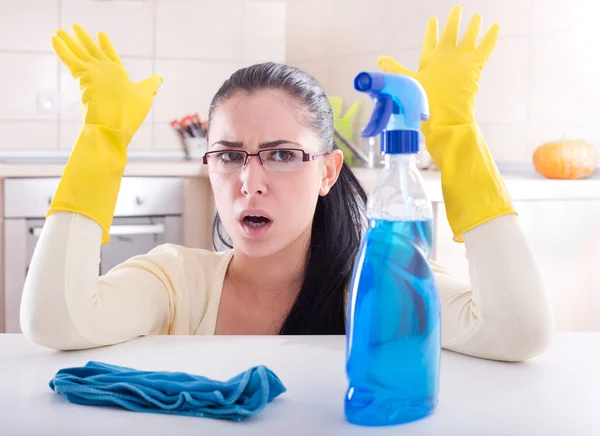 Frustratie over huis schoonmaken — Stockfoto