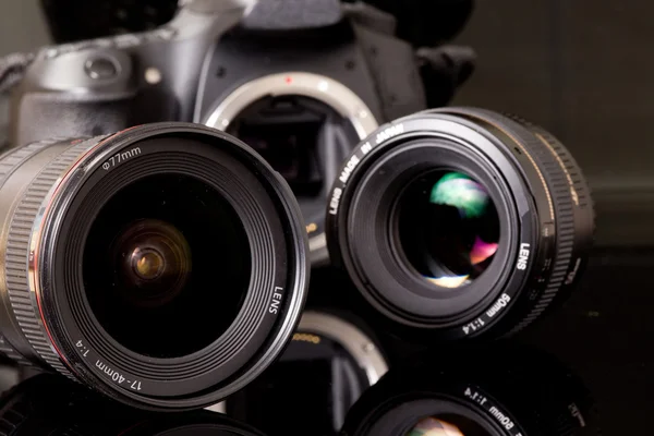 Photo lenses and dsl camera — Stock Photo, Image