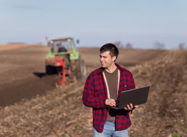 Dizüstü bilgisayar alanında çiftçi