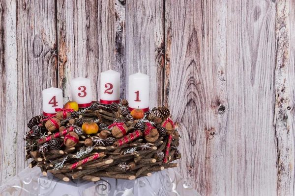 Hausgemachter Adventskranz Stockfoto