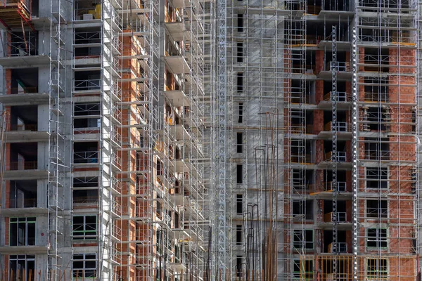 Gebäude Bau Mit Gerüsten Hintergrund Montage Von Stahlgerüsten Auf Baustelle — Stockfoto