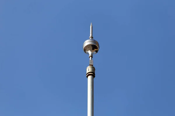 Blitzableiter Oder Blitzableiter Auf Dem Dach Installieren Die Struktur Vor — Stockfoto