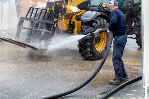 Washing Construction Machinery Dirt Goes Out Construction Site High Pressured — Stock Photo, Image
