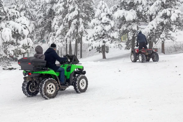 Quad Quad Fahren Durch Schnee Touristenattraktion Zlatibor Serbien — Stockfoto