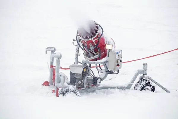 Kar Yapma Makinesi Yapay Buz Kristalleri Püskürtme — Stok fotoğraf