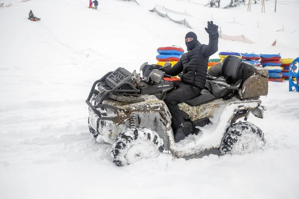 Zlatibor Serbia Styczeń 2021 Kierowca Quadów Atv Śniegu Zlatiborze Serbia — Zdjęcie stockowe