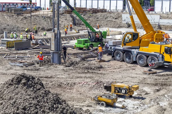 ベルグレード セルビア 2020年5月22日 建設作業のための大きな掘削 建設現場での建設掘削 — ストック写真