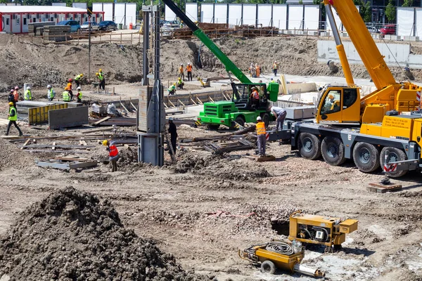 Belgrade Serbia 2020年5月22日 大規模な建設現場の基礎工事員 — ストック写真