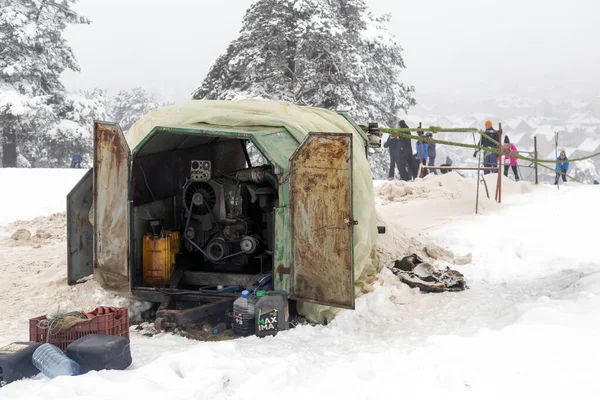 Zlatibor Serbia 2021年1月10日 セルビアのズラティボールで古いトラックからエンジンで作られたスキーリフト — ストック写真