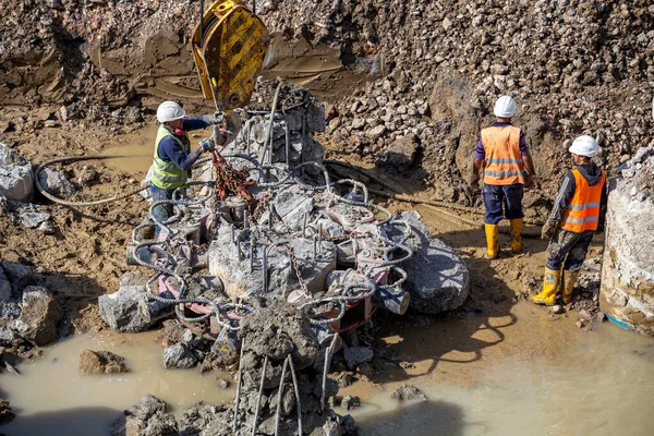 Belgrade Serbia October 2020 Workers Crushing Piles Unit Drops Top — Stock Photo, Image