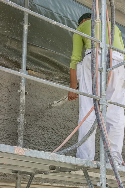 Applying mortar with the spray gun 3 — Stock Photo, Image