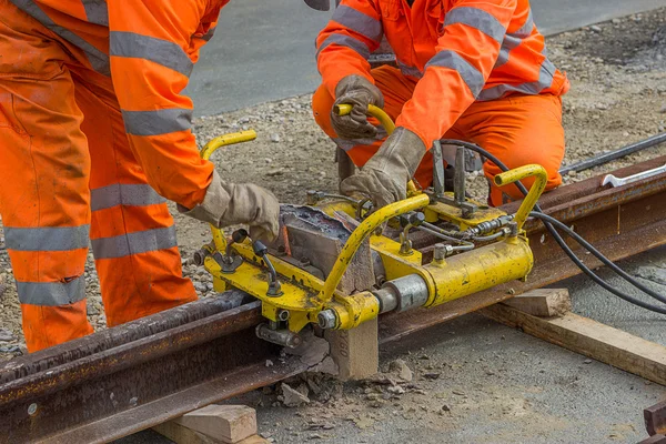 Svetsa Trimmer för borttagning av extra metall från järnväg topp 3 — Stockfoto