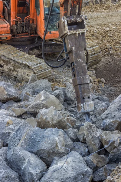 Excavator mounted hydraulic jackhammer used to break up concrete — Stock Photo, Image