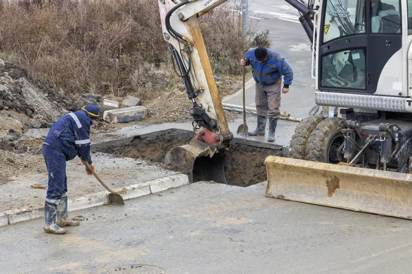 Hunting for water leaks — Stock Photo, Image