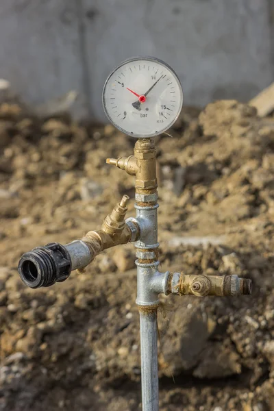 Water manometer voor druk testen van water main — Stockfoto