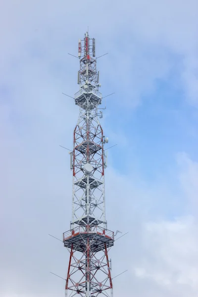 Kış 3 adlı telekomünikasyon kulenin tepesine — Stok fotoğraf