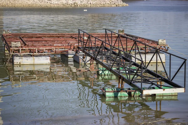 Metalen constructie voor woonboot — Stockfoto