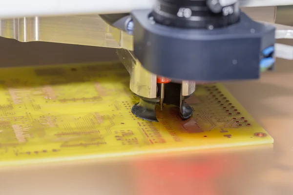 Perforación de agujeros de PCB — Foto de Stock