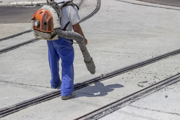 Trabajador con soplador de hojas 3 —  Fotos de Stock