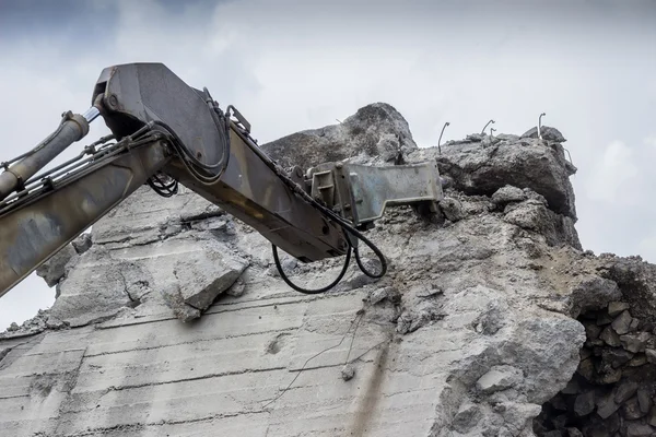 油圧削岩機のショベル アーム — ストック写真