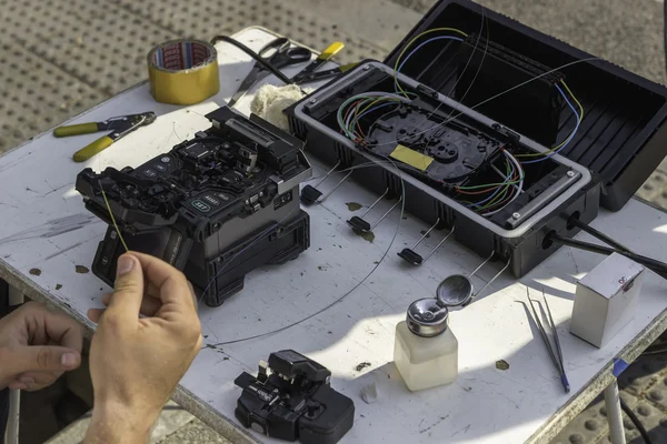 Fibre optic splicing equipment on the street — 图库照片