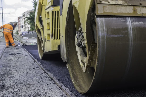 Road roller compacting — Stock Photo, Image