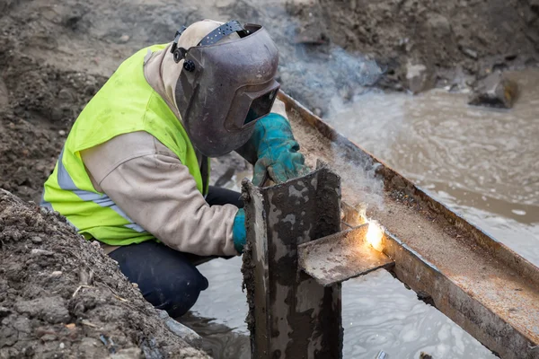 Welding steel beams 3 — Stock Photo, Image