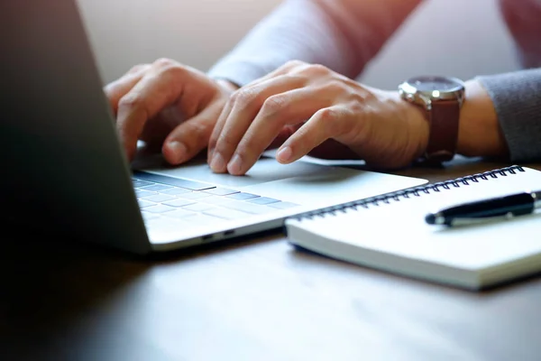 Man Hand Using Typing Keyboard Laptop Computer Office Desk Workspace — Stock Photo, Image