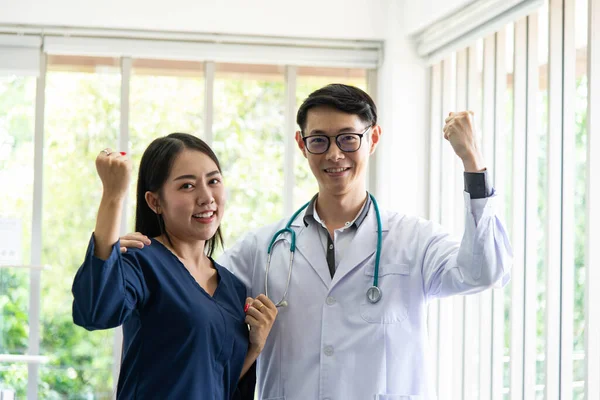 Mental Health Concept Asian Doctor Encouraged Young Beautiful Patient Patient — Stock Photo, Image