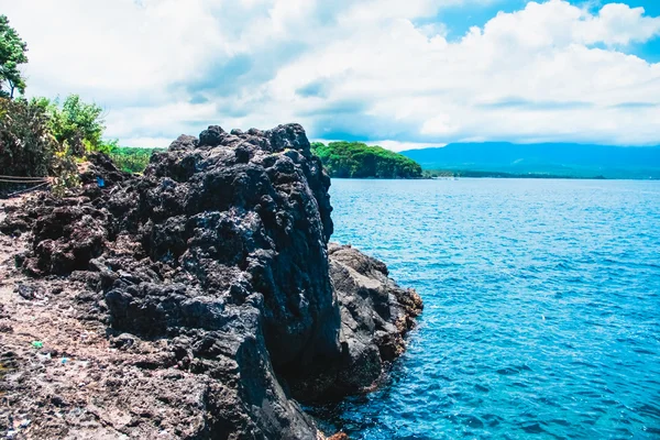 Taş sahil. Bali, Endonezya
