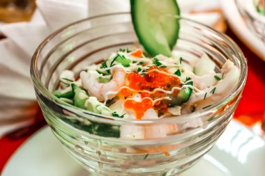 Deniz ürünleri salatası