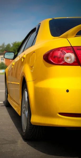 Coche amarillo — Foto de Stock