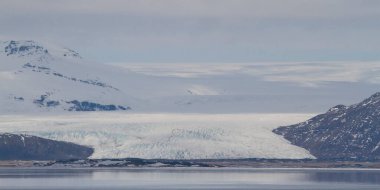 Hofn, İzlanda, Nisan. 14, 2017. İzlanda 'ya yapılan 11 günlük bir gezinin fotoğrafları. Dördüncü gün. Hofn 'dan Reyarfjrur' a.