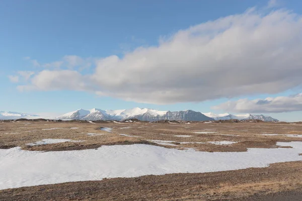 Reikiavik, İzlanda; Nisan. 14, 2017. İzlanda 'da 11 günlük bir 4x4 gezisinin fotoğrafları. Üçüncü gün. Vik Myrdal 'dan Hofn' a. Fjallsarlon Buzdağı.