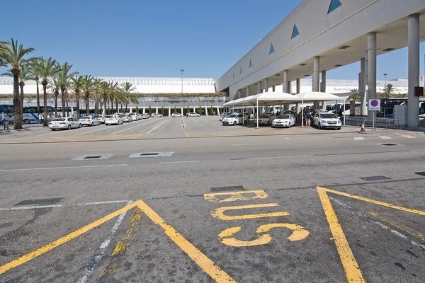 Aeropuerto de Palma de Mallorca en julio — Foto de Stock