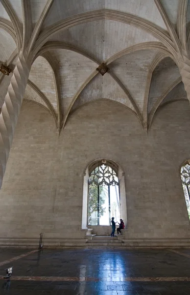 Interior de la ventana gótica La Llotja — Foto de Stock